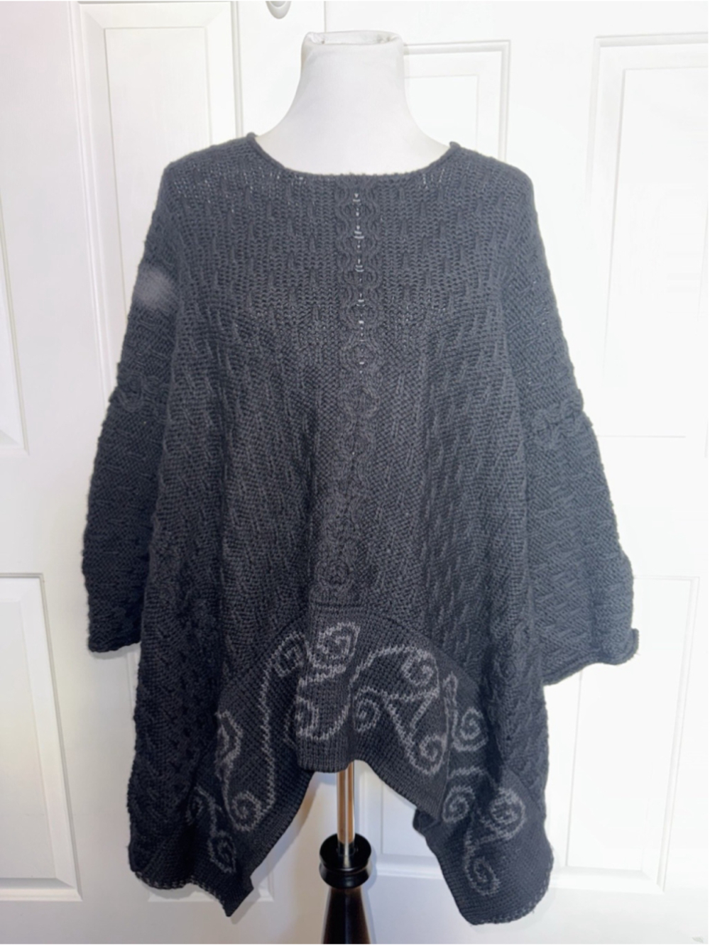 Vintage Connemara Knitwear 100% Merino Wool Poncho Cape Sweater Made Ireland